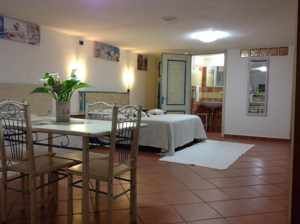 Addisora Appartamenti Cala Liberotto Exterior foto